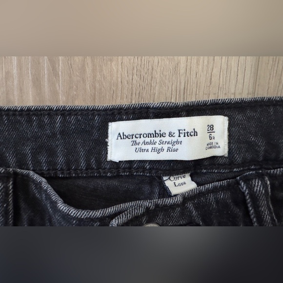 Abercrombie & Fitch Dark Gray Denim Jeans 🖤🐼 - Picture 2 of 9